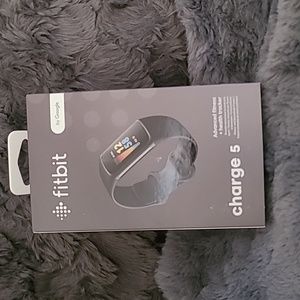 Fitbit - Charge 5 Advanced Fitness & Health Tracker - Graphite W/ Black Band